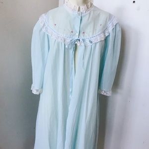 Vintage 💙 Light Blue Robe